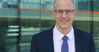 Dr Tobias Vestner